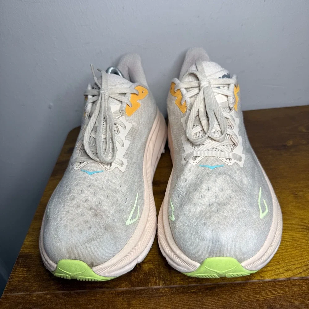 Hoka Clifton 9 Running Shoes Womens Size 11 Peach